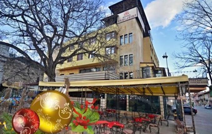 СПА НОВА ГОДИНА в ХОТЕЛ БЪЛГАРИЯ 3*, Велинград! Пакет от 3 Нощувки със Закуски и Вечери, вкл. ПРАЗНИЧНА + СПА Пакет само за 375 лв. на Човек + Богата Програма