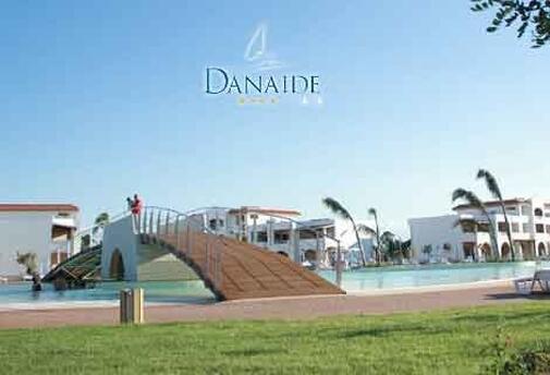 Почивка в ИТАЛИЯ, ПУЛИЯ, в DANAIDE RESORT 4*! Чартърен полет със самолет + 7 нощувки + закуски и ВЕЧЕРИ с включени напитки на ЧОВЕК в двойна стая на цени от 1060 лв.