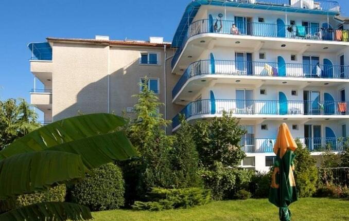  Хотел Елвира: Една нощувка на база All Inclusive Light само за 31 лв. на Човек  + Чадър и шезлонг на плажа