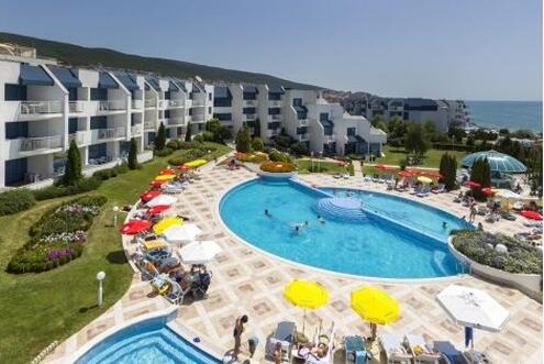 НА МОРЕ в Свети ВЛАС, хотел Синева Парк на брега 4: Нощувка на база All Inclusive за 47 лв. на Човек + БАСЕЙН