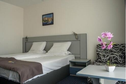 НА МОРЕ в Свети ВЛАС, хотел Синева Парк на брега 4: Нощувка на база All Inclusive за 47 лв. на Човек + БАСЕЙН