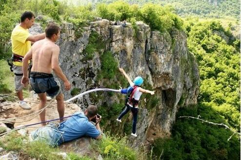 Нова година в Дипломат Парк 3*: 2 Нощувки + 2 Закуски + 2 Вечери, вкл.Празнична с богата програма за 199 лв на ЧОВЕК + Спа-пакет и много изненади