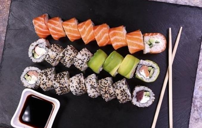 Доказано вкусно от Йоко Суши! КОМБО СУШИ СЕТ - 24 Рулца - Премиум Филаделфия или 48 рулца на цени от 26.99 лв.+ Доставка