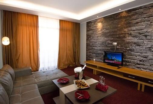 БАЛНЕОЛЕЧЕНИЕ в ''Sevtopolis Balneo & SPA'', Павел Баня! 5 нощувки със Закуски и Вечери + БЕЗПЛАТЕН лекарски преглед + 16 лечебни процедури + МИНЕРАЛЕН басейн + СПА за 660 лв. на Човек