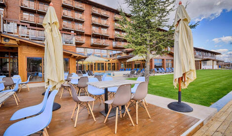 ПРЕДПОЧИТАН ХОТЕЛ, Катарино Хотел и СПА 4*! Нощувка със Закуска и ВЕЧЕРЯ за 197 лв. за ДВАМА + СПА Център с БАСЕЙНИ + ДЕТЕ до 6 год. БЕЗПЛАТНО