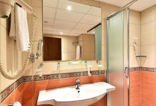 Ранни Записвания НОВА ГОДИНА в Хотел Estreya Residence 4*, СВ. СВ. КОНСТАНТИН И ЕЛЕНА: 3 нощувки в двойна стая на база All Inclusive + ГАЛА ВЕЧЕРЯ по авторско 5-степенно МЕНЮ само за 441 лв.