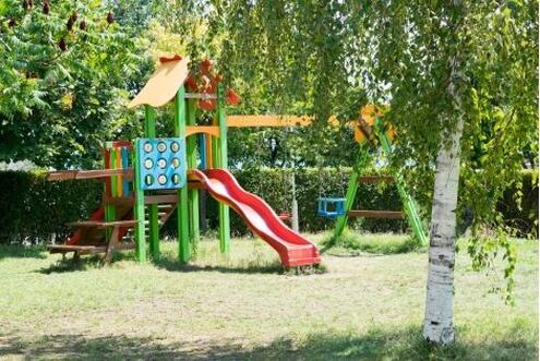 НА МОРЕ в Свети ВЛАС, хотел Синева Парк на брега 4: Нощувка на база All Inclusive за 47 лв. на Човек + БАСЕЙН