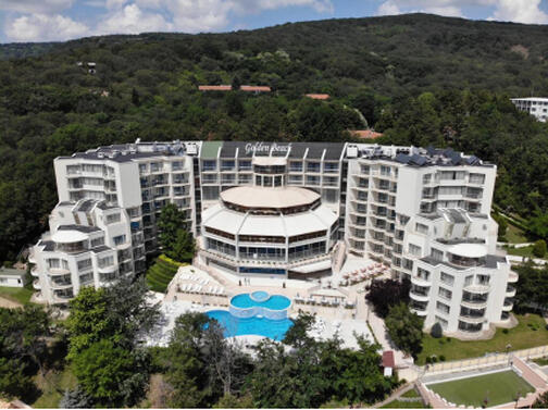 Златни пясъци, Парк хотел Голдън Бийч 4*: Нощувка на база All Inclusive за 72 лв. на Човек + АНИМАЦИЯ + чадър и шезлонг на плаж Ролба + БАСЕЙН, Чадър и ШЕЗЛОНГ