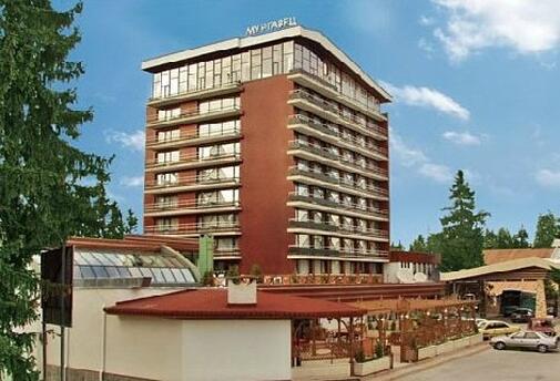 Нова година в ПАМПОРОВО, Grand Hotel Murgavets 4*: 3 нощувки със закуски + Новогодишна Празнична Вечеря и Брънч на 01.01 за 430 лв. на ЧОВЕК + БАСЕЙН и СПА + Деца до 6 год. БЕЗПЛАТНО
