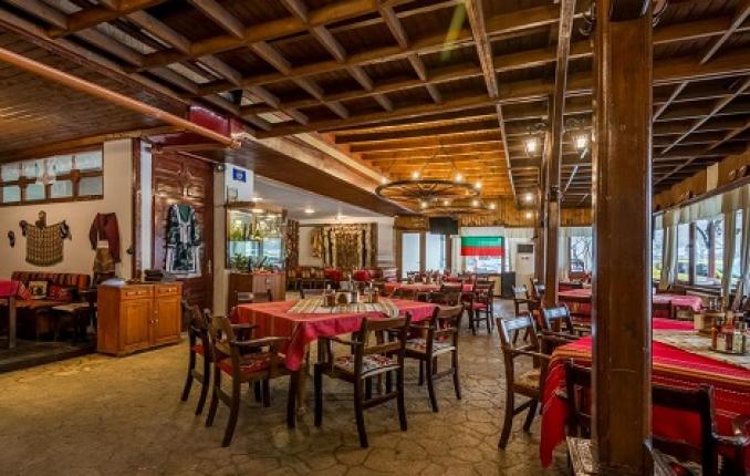 Нова година в ПАМПОРОВО, Grand Hotel Murgavets 4*: 3 нощувки със закуски + Новогодишна Празнична Вечеря и Брънч на 01.01 за 430 лв. на ЧОВЕК + БАСЕЙН и СПА + Деца до 6 год. БЕЗПЛАТНО