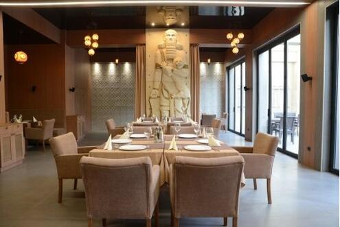ЛУКС в ЗЛАТНИ ПЯСЪЦИ, Хотел ARGISHT PARTEZ 4*, на 150 метра от плажа: Нощувка на база All Inclusive за 80 лв. + Анимация + Дете до 11.99 год. БЕЗПЛАТНО