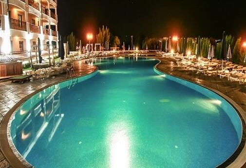 Цяло Лято в Обзор, хотел Казабланка 4* Нощувка на база All Inclusive за 43 лв. на Човек + БАСЕЙН + Чадър и ШЕЗЛОНГ