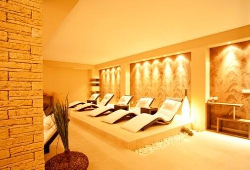 УИКЕНД в ХИСАРЯ, САНА СПА ХОТЕЛ 4*: Нощувка със закуска + WELLNESS пакет на цена от 97 лв. за ДВАМА + ДЕТЕ до 11.99 г. БЕЗПЛАТНО!