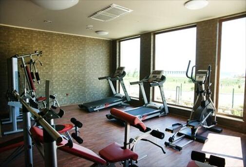 ПЕТЗВЕЗДНО ЛЯТО 2020 в LONG BEACH RESORT & SPA 5*, Шкорпиловци! Нощувка в Апартамент за 143 лв. + Чадъри и Шезлонги на Басейна! БЕЗПЛАТНО НАСТАНЯВАНЕ НА 2 ДЕЦА до 12,99 г.