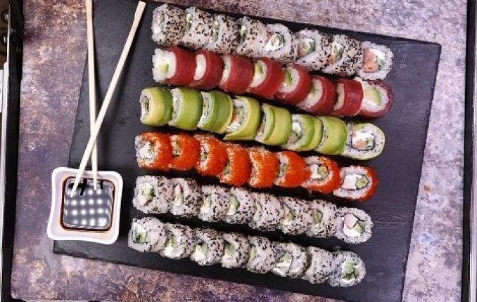 Доказано вкусно от Йоко Суши! КОМБО СУШИ СЕТ - 24 Рулца - Премиум Филаделфия или 48 рулца на цени от 26.99 лв.+ Доставка