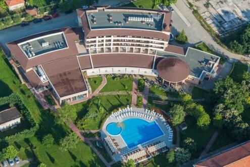 БАЛНЕОЛЕЧЕНИЕ в ''Sevtopolis Balneo & SPA'', Павел Баня! 5 нощувки със Закуски и Вечери + БЕЗПЛАТЕН лекарски преглед + 16 лечебни процедури + МИНЕРАЛЕН басейн + СПА за 660 лв. на Човек