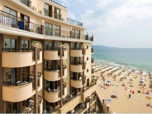 ЛЯТО в Слънчев бряг, Хотел Голдън Ина 4*: Нощувка на база All Inclusive + басейн, чадър и шезлонг на цена от  42.50 лв. на ЧOВЕК