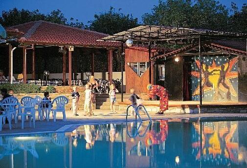 ВЕЛИКДЕН в ГЪРЦИЯ, ХАЛКИДИКИ, PORTES BEACH 4*: 3 нощувки със закуски + 3 ВЕЧЕРИ + Празничен ВЕЛИКДЕНСКИ ОБЯД с жива музика само за 399 лв. на Човек!