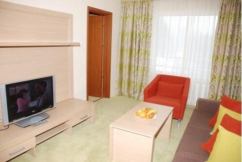 Нова година в ПАМПОРОВО, Grand Hotel Murgavets 4*: 3 нощувки със закуски + Новогодишна Празнична Вечеря и Брънч на 01.01 за 430 лв. на ЧОВЕК + БАСЕЙН и СПА + Деца до 6 год. БЕЗПЛАТНО