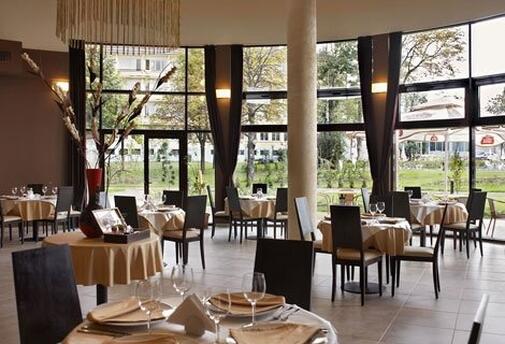 БАЛНЕОЛЕЧЕНИЕ в ''Sevtopolis Balneo & SPA'', Павел Баня! 5 нощувки със Закуски и Вечери + БЕЗПЛАТЕН лекарски преглед + 16 лечебни процедури + МИНЕРАЛЕН басейн + СПА за 660 лв. на Човек