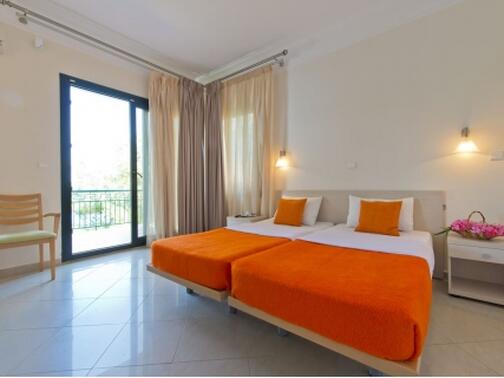 ПЕТЗВЕЗДНО ЛЯТО в КАВАЛА! HOTEL BOMO TOSCA BEACH 4*: нощувка на база ULTRA ALL INCLUSIVE + Чадъри и шезлонги на плажа за 198 лв. За Двама + Дете до 11.99 г.!