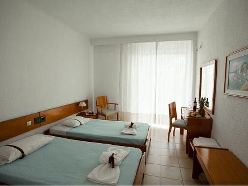 ГЪРЦИЯ 2020, Халкидики, BOMO Kassandra Mare Hotel 4* на брега на морето: нощувка със Закуска и Вечеря в двойна Стандартна стая - 125 лв. За Двама + Дете до 11.99 год. + Безплатни чадъри и шезлонги на плажа!