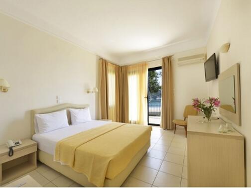 ПЕТЗВЕЗДНО ЛЯТО в КАВАЛА! HOTEL BOMO TOSCA BEACH 4*: нощувка на база ULTRA ALL INCLUSIVE + Чадъри и шезлонги на плажа за 198 лв. За Двама + Дете до 11.99 г.!