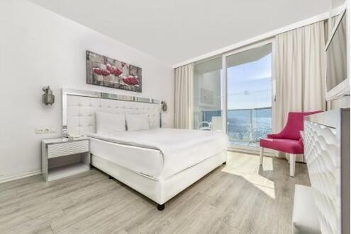 Кушадасъ в хотел LE BLEU HOTEL & RESORT 5*! Автобусен ТРАНСПОРТ + 7 нощувки на база ULTRA ALL INCLUSIVE на цени от 498 лв. на ЧОВЕК!