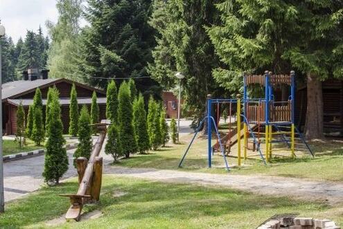 Зима в БОРОВЕЦ, Вилни Селища ЯГОДА и МАЛИНА: Нощувка в Самостоятелна ВИЛА на цени от 159 лв. за ЧЕТИРИМА!