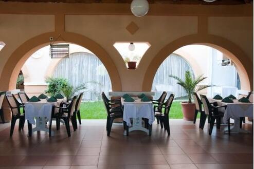 РАННИ ЗАПИСВАНИЯ за Лято 2021 в хотел HOLIDAY VILLAGE 4*, ДЮНИ: Нощувка на база ALL INCLUSIVE на цена от 77.40 лв. на ЧОВЕК!