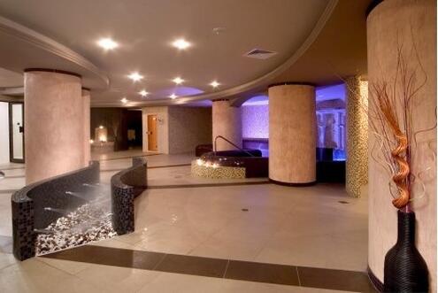 На СПА в Хисаря, хотел Хисар 4*: Нощувка със закуска + басейн и СПА център за 105 лв. за ДВАМА (52.50 лв. / на човек)