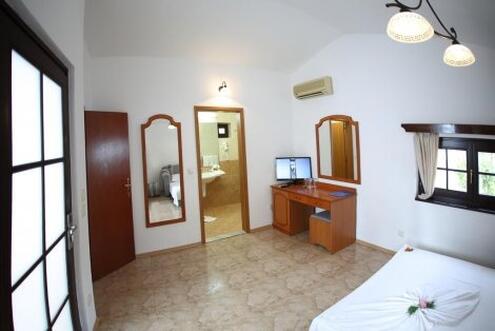 РАННИ ЗАПИСВАНИЯ за Лято 2021 в хотел HOLIDAY VILLAGE 4*, ДЮНИ: Нощувка на база ALL INCLUSIVE на цена от 77.40 лв. на ЧОВЕК!