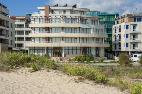LAST MINUTE в ПРИМОРСКО, хотел Перла Плая: Нощувка на база All Inclusive за 59 лв. на Човек + БАСЕЙН + Чадър и ШЕЗЛОНГ