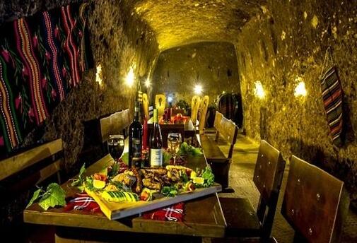 ВЕЛИКДЕН в Хотел Мелник 3*! 2 Нощувки със Закуски + ПРАЗНИЧНА ВЕЧЕРЯ С DJ + Сауна и Парна баня за 140 лв. за ЧОВЕК +  бонус – 5-та безплатна нощувка!