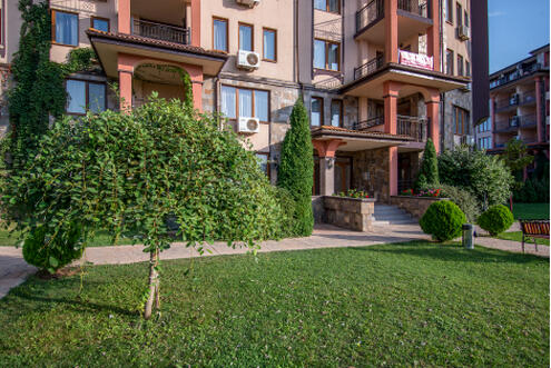 Късно лято в Царево, Саут Бийч 4*: Нощувка на база All Inclusive в Двойна стая на цени от 48 лв. на Човек + Басейн + Анимация