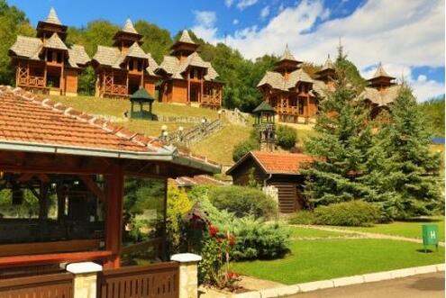 Екскурзия в МОКРА ГОРА - Сърбия: 2 нощувки със закуска в хотел 3*+ ТРАНСПОРТ + Посещение на Върнячка баня, манастира "Жича