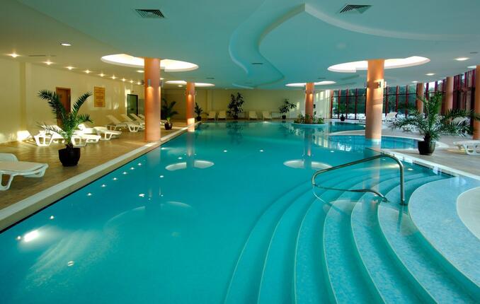 ЗЛАТНИ ПЯСЪЦИ, хотел Аполо Голден Сендс 4*:  Нощувка  на база Ultra All Inclusive  на цени от 69 лв. + Дете до 11.99 г. + Частен плаж