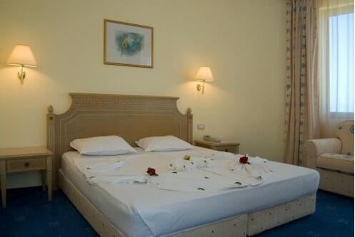 РАННИ РЕЗЕРВАЦИИ за Лято 2021 в хотел MARINA ROYAL PALACE 5*, ДЮНИ: Нощувка на база ALL INCLUSIVE на цена от 87.30 лв. на ЧОВЕК!