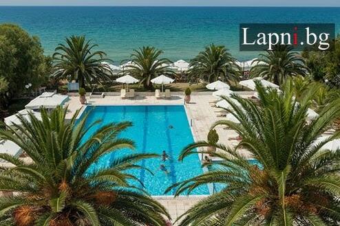 ГЪРЦИЯ 2020, Халкидики, BOMO Kassandra Mare Hotel 4* на брега на морето: нощувка със Закуска и Вечеря в двойна Стандартна стая - 125 лв. За Двама + Дете до 11.99 год. + Безплатни чадъри и шезлонги на плажа!