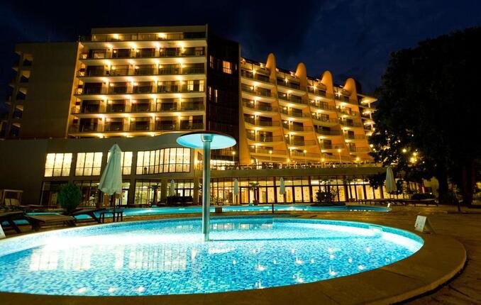 ЗЛАТНИ ПЯСЪЦИ, хотел Аполо Голден Сендс 4*:  Нощувка  на база Ultra All Inclusive  на цени от 69 лв. + Дете до 11.99 г. + Частен плаж