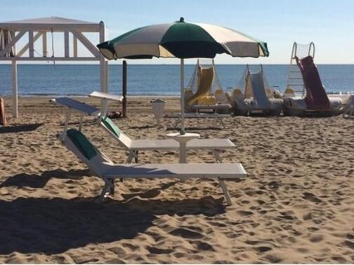 Мечтана Италия за 909 лв.! РИМИНИ, PARK HOTEL 4*: ЧАРТЪРЕН полет + 7 нощувки, закуски и вечери с напитки + Обиколка на Римини + Полудневна екскурзия на Лорето и Анкона
